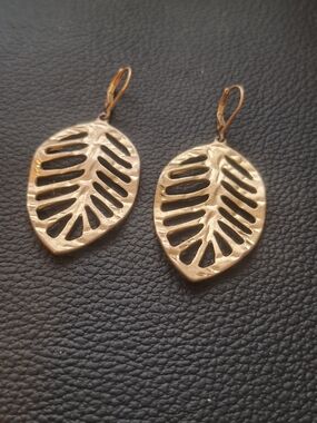 Vintage Gold Leaf Cutout Dangle Earrings - Vintage